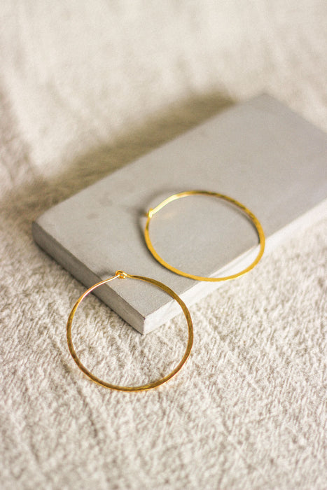 Large Minimal Textured Hoops